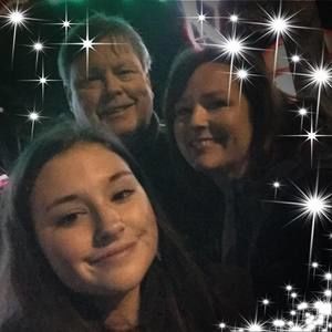 Meet your Posher, Leigh